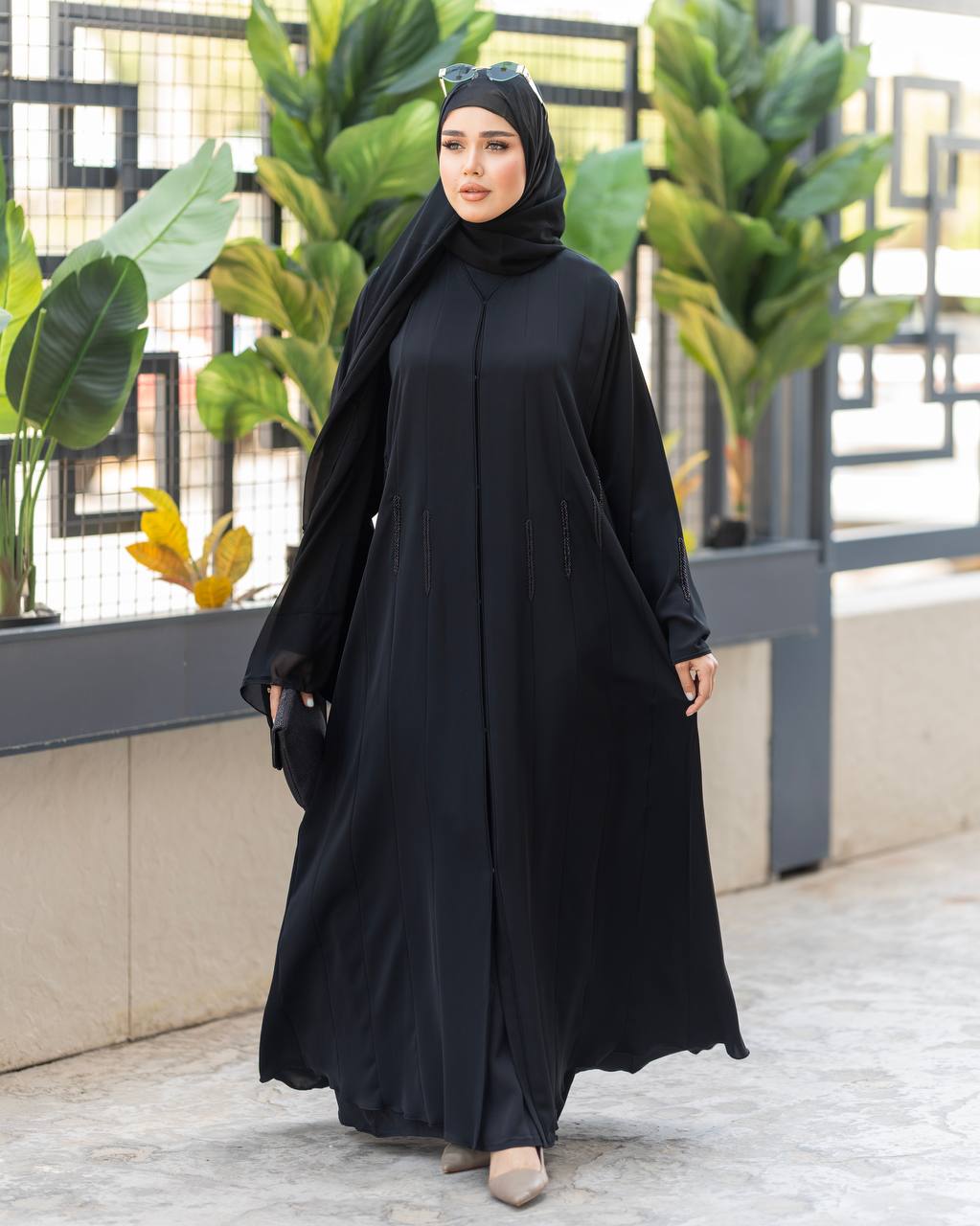 عباية اسود سادة مع الشيلا