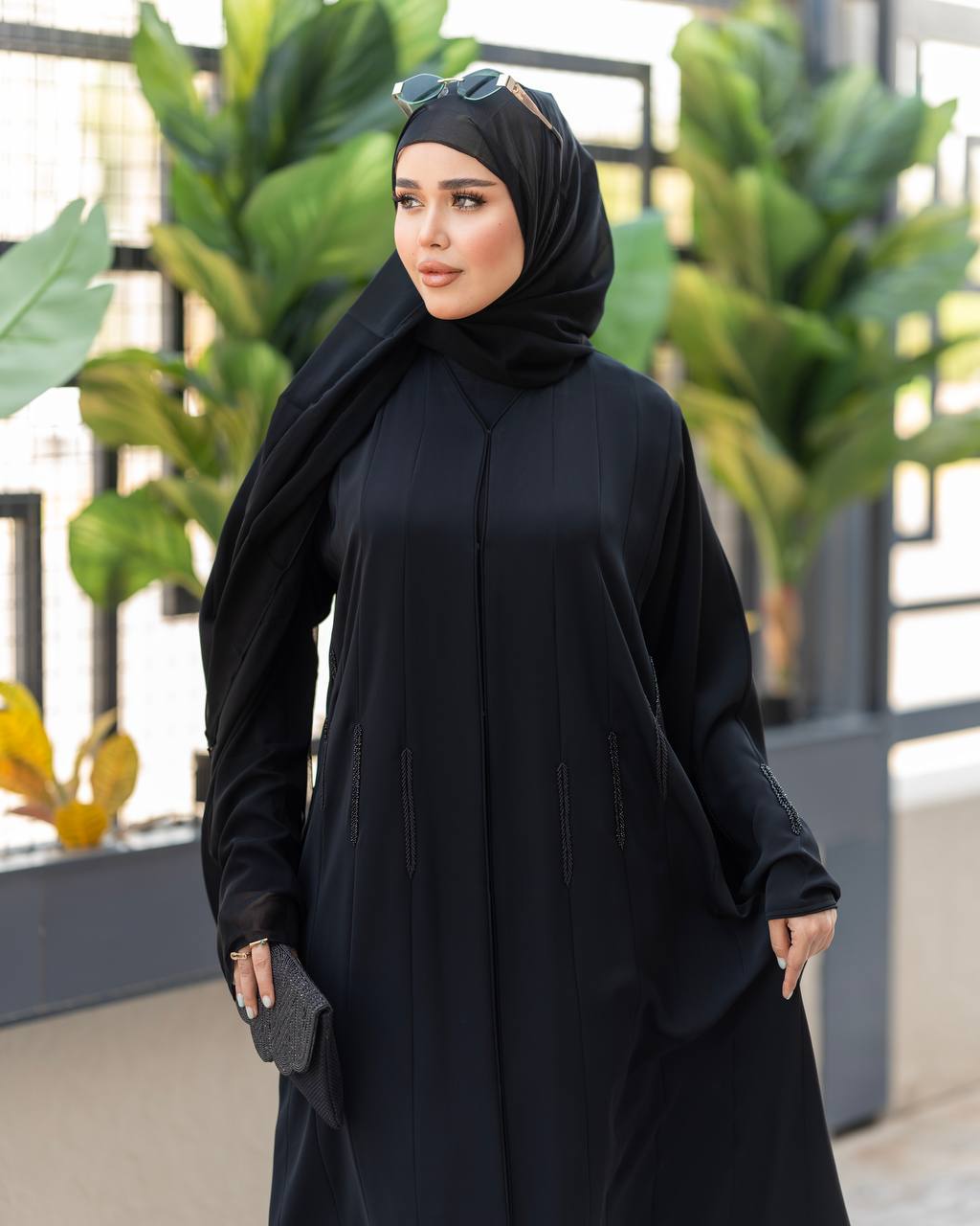 عباية اسود سادة مع الشيلا