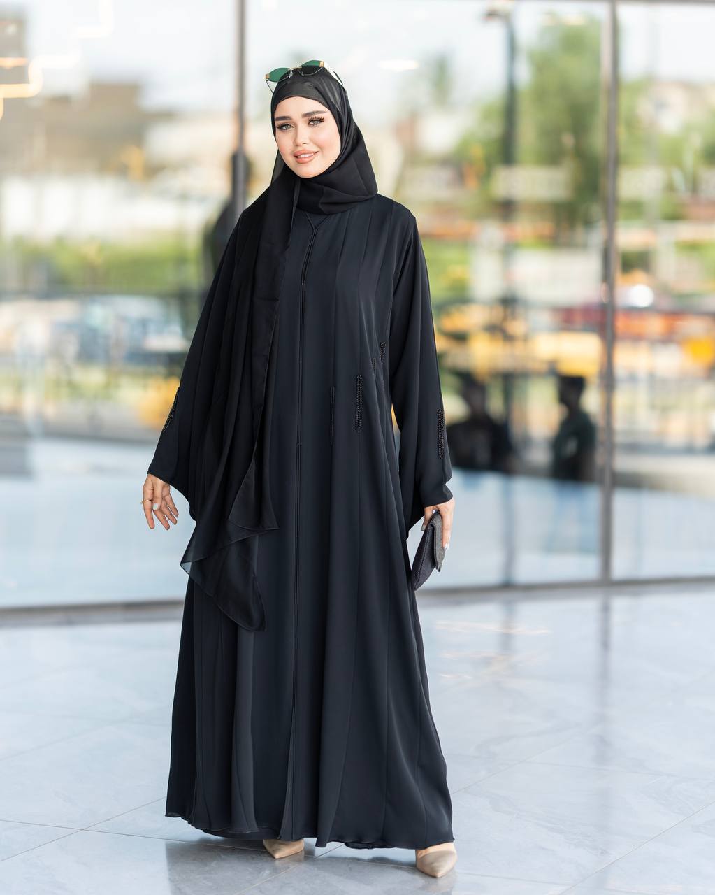 عباية اسود سادة مع الشيلا